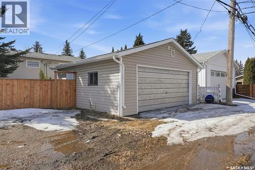 27 Lindsay Drive, Saskatoon, SK - Outdoor