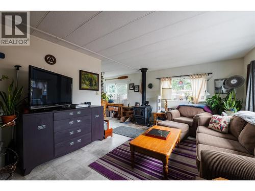 Second home living - 3118 Slocan Park Road, Slocan Park, BC 