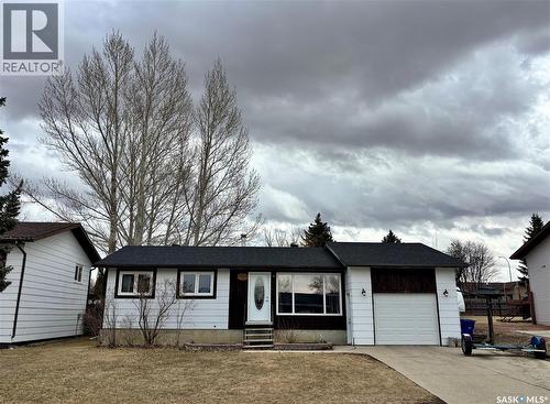 141 Stewart CRESCENT  Kindersley, SK S0L 1S1