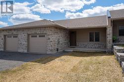 71 SEYMOUR STREET W Centre Hastings, ON K0K 2K0