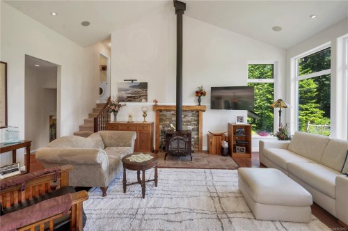 620 Valpy Rd, Quadra Island, BC 