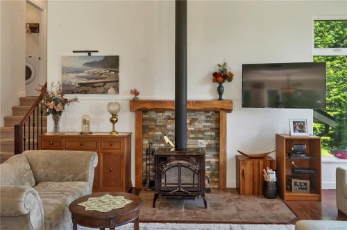620 Valpy Rd, Quadra Island, BC 