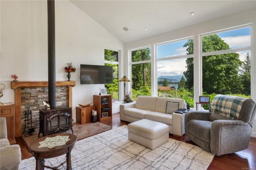 620 Valpy Rd, Quadra Island, BC 