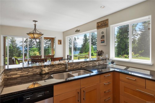 620 Valpy Rd, Quadra Island, BC 
