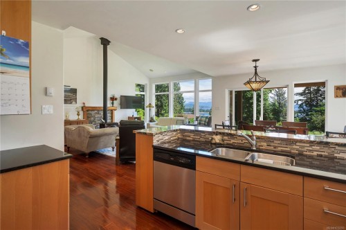 620 Valpy Rd, Quadra Island, BC 
