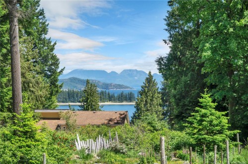 620 Valpy Rd, Quadra Island, BC 