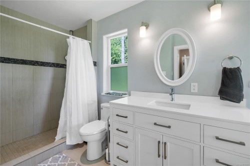 620 Valpy Rd, Quadra Island, BC 