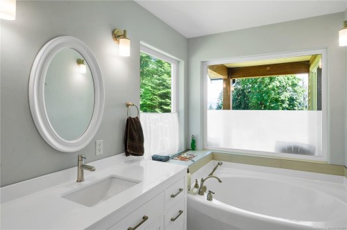 620 Valpy Rd, Quadra Island, BC 