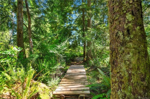 620 Valpy Rd, Quadra Island, BC 