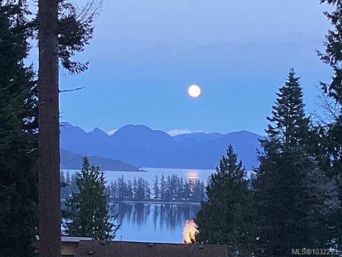 620 Valpy Rd, Quadra Island, BC 