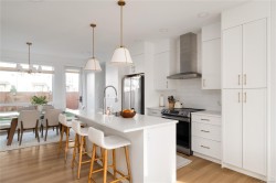 372 Tradewinds Ave Colwood, BC V9C 0S4