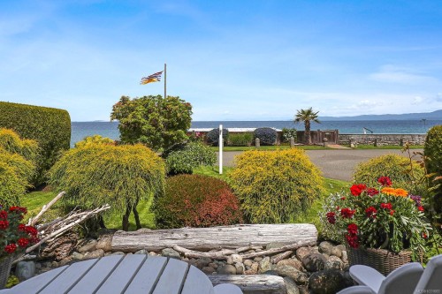 450 Judges Row, Qualicum Beach, BC 