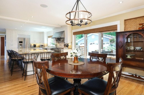 450 Judges Row, Qualicum Beach, BC 