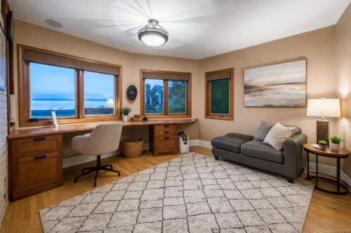 450 Judges Row, Qualicum Beach, BC 