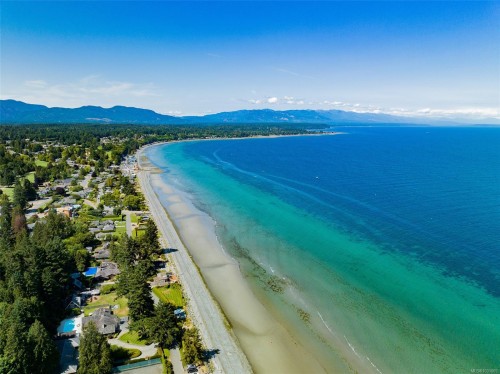 450 Judges Row, Qualicum Beach, BC 