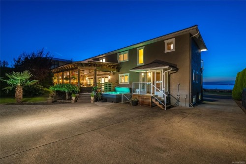 450 Judges Row, Qualicum Beach, BC 