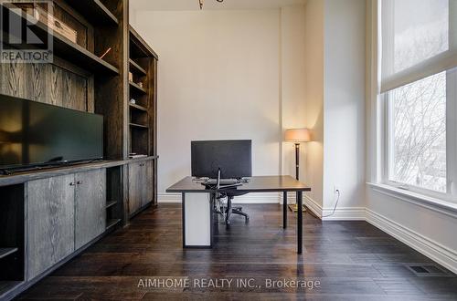 212 Sussex Avenue, Richmond Hill, ON - Indoor