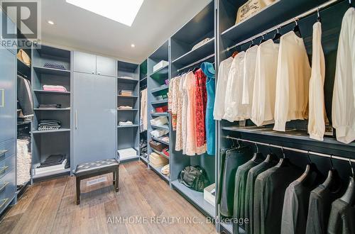 212 Sussex Avenue, Richmond Hill, ON - Indoor With Storage