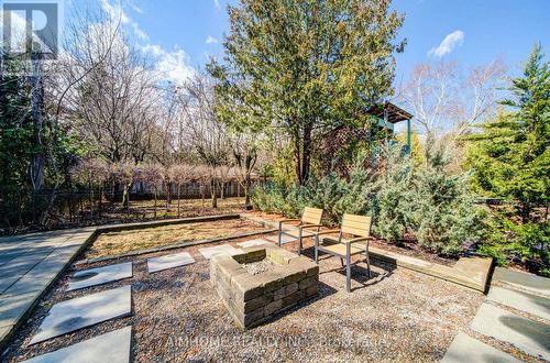 212 Sussex Avenue, Richmond Hill, ON - Outdoor