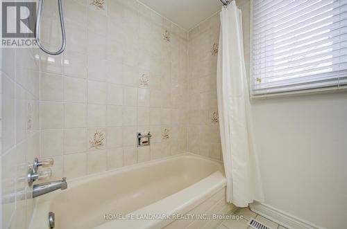 306 Essex Avenue, Richmond Hill, ON - Indoor Photo Showing Bathroom