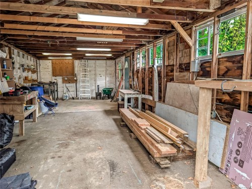 255 White Rd, Duncan, BC 