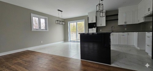 Dining Room - 36 Rue Longueuil, Repentigny (Repentigny), QC - Indoor Photo Showing Kitchen