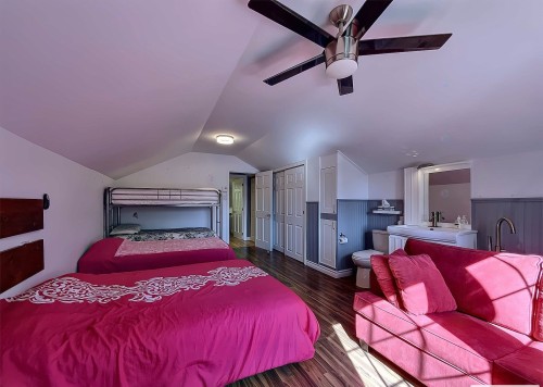 Chambre à coucher - 228 129E Avenue, Saint-Hippolyte, QC - Indoor Photo Showing Bedroom