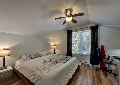 Chambre à coucher - 228 129E Avenue, Saint-Hippolyte, QC - Indoor Photo Showing Bedroom