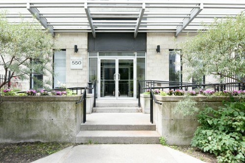 Front of Structure - 1008-550 Rue Jean-D'Estrées, Montréal (Ville-Marie), QC - Indoor Photo Showing Garage