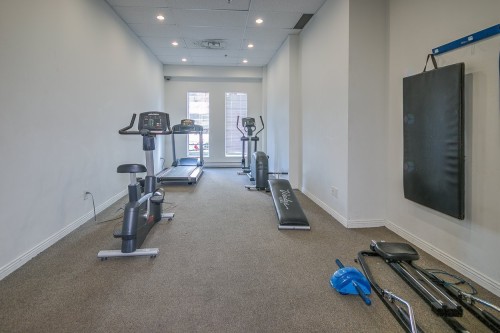 Exercise Room - 1008-550 Rue Jean-D'Estrées, Montréal (Ville-Marie), QC - Indoor Photo Showing Gym Room