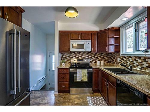 19 Coventry Cres, Fredericton, NB 