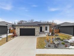 8 Dogwood DR  Oakbank, MB R5N 0P1