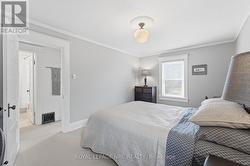 south west bedroom - 