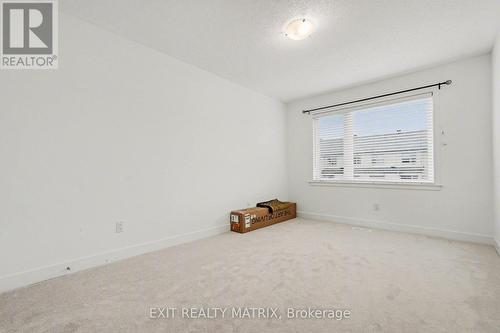 656 Putney Crescent W, Ottawa, ON - Indoor Photo Showing Other Room
