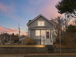 18 Birch Street  Fairview, NS B3N 2T9