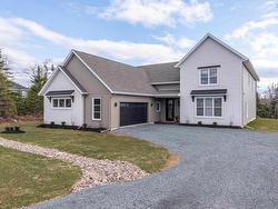 741 Celebration Drive Fall River, NS B2T 0V6