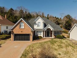 149 Cresthaven Drive  Halifax, NS B3M 2E4