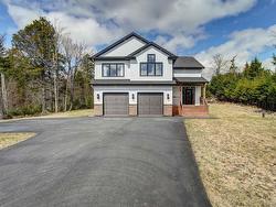 519 Magenta Drive Middle Sackville, NS B4E 0M7