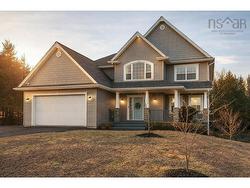 35 Falcourt Run Upper Tantallon, NS B3Z 0G1
