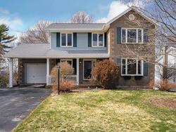 8 Capistrano Drive  Dartmouth, NS B2X 3N4