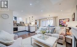 320 - 3025 THE CREDIT WOODLANDS DRIVE  Mississauga, ON L5C 2V3