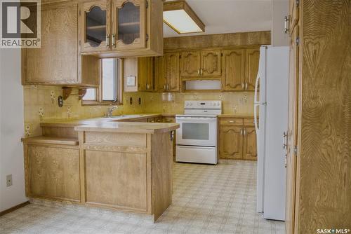 802 7Th Street E, Saskatoon, SK - Indoor Photo Showing Kitchen