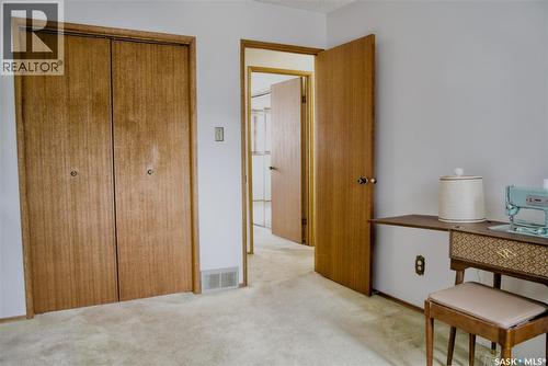 802 7Th Street E, Saskatoon, SK - Indoor