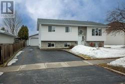 412 Rainbow Street Thunder Bay, ON P7B 6K2