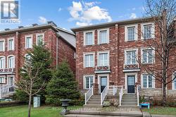 255 TORBARRIE ROAD E Toronto, ON M3L 0E2