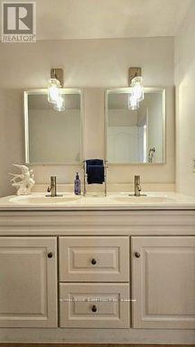 2529 Trondheim Crescent, Mississauga, ON - Indoor Photo Showing Bathroom