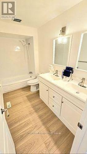 2529 Trondheim Crescent, Mississauga, ON - Indoor Photo Showing Bathroom