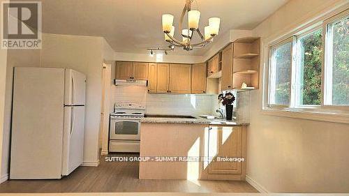 2529 Trondheim Crescent, Mississauga, ON - Indoor Photo Showing Kitchen