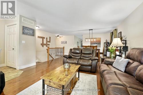 14 Algonquin Avenue, Brighton, ON - Indoor Photo Showing Living Room
