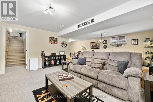 14 Algonquin Avenue, Brighton, ON - Indoor Photo Showing Living Room